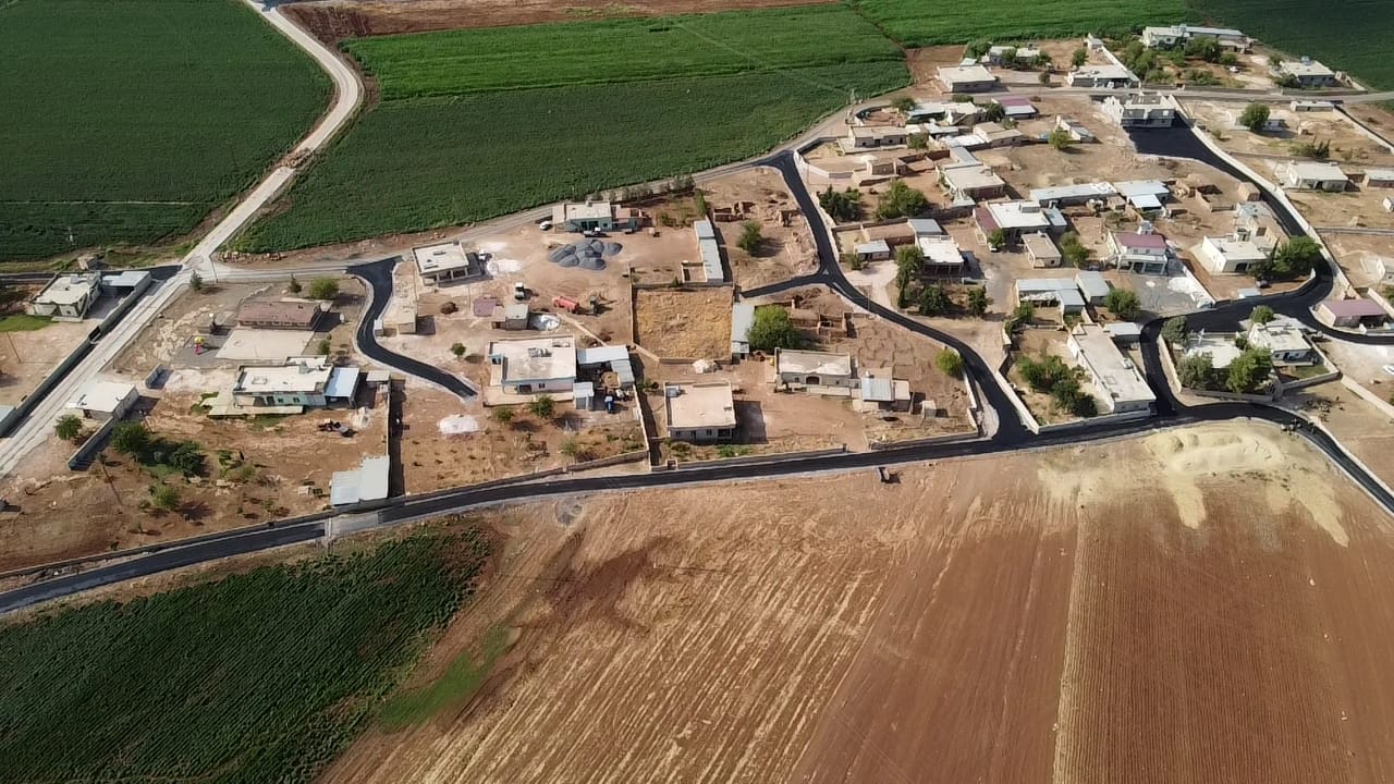 Viranşehir'de yol yapım çalışmaları sürüyor