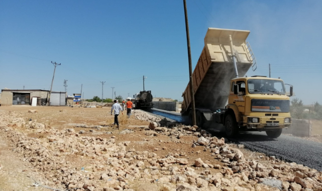 Viranşehir'de yol yapım çalışmaları sürüyor