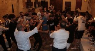 Şanlıurfaspor futbolcuları Urfa türküleriyle coştu