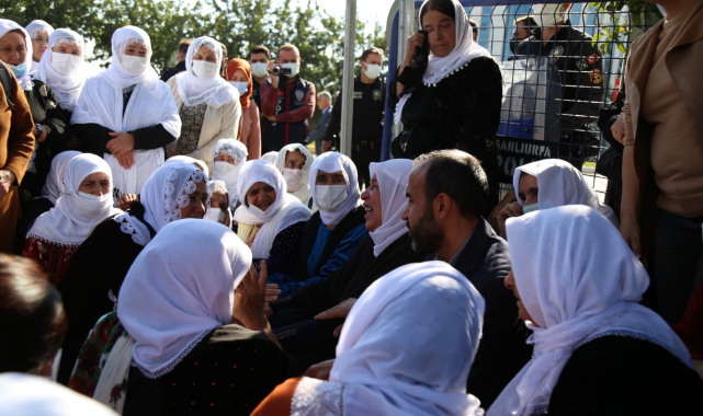 Emine Şenyaşar'a kadınlardan destek