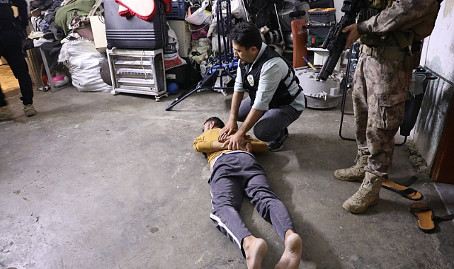 Filmleri aratmayan uyuşturucu operasyonu