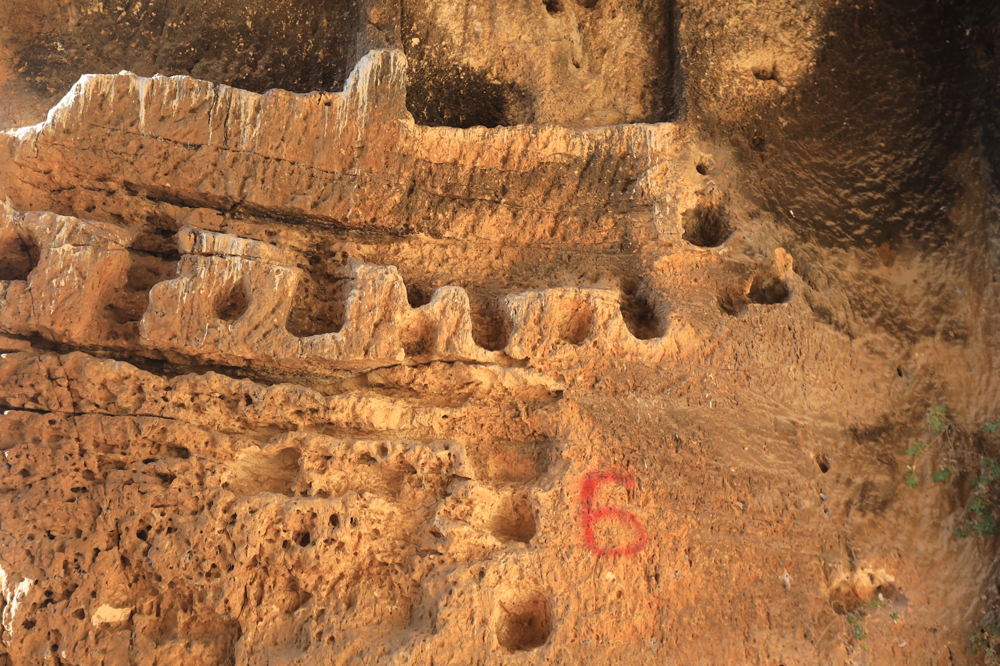 Hilvan’ın değeri bilinmeyen tarihi mağaraları