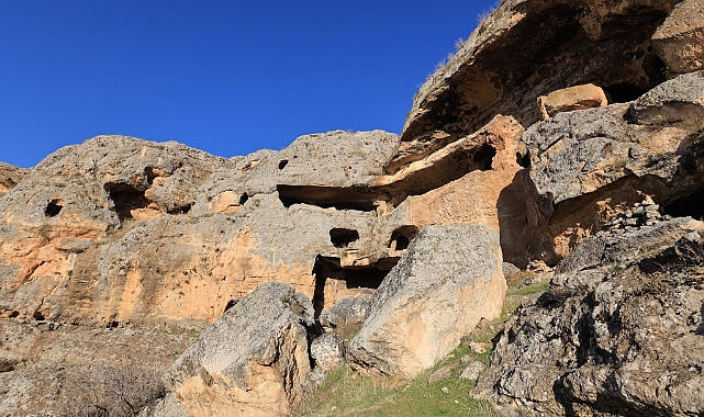 Hilvan’ın değeri bilinmeyen tarihi mağaraları