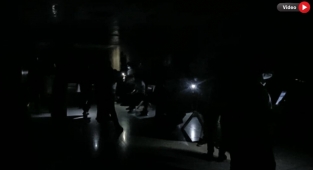 Burası Urfa'da bir hastane! Hastalar el feneri ile geziyor