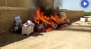 Harran’da ailesine kızan adam eşyaları ateşe verdi