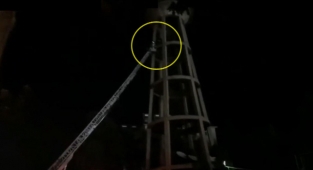 İntihar etmek isteyen şahıs su deposuna çıktı