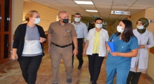 Şanlıurfa'da uzman doktorların aşı çabası takdir topladı