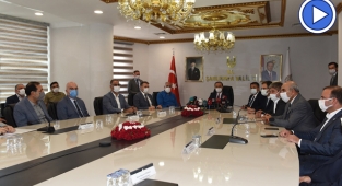 Şanlıurfa'da vakalar artınca Vali Erin toplantı düzenledi