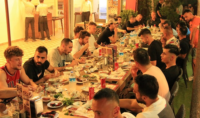 Şanlıurfaspor tam kadro yemekte buluştu
