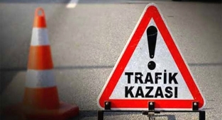 Urfa'da faciadan dönüldü: 2 TIR çarpıştı