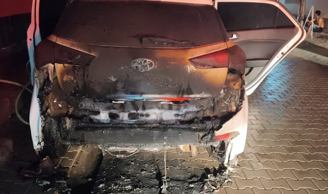 Viranşehir'de araç yangını: Kullanılamaz hale geldi