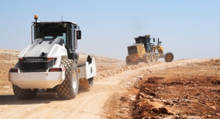 Viranşehir’de Samanlı mahallesinin yolu yapılıyor