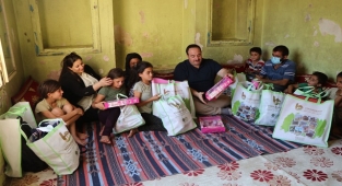 Belediye Başkanı Ekinci, çocukların yüzünü güldürdü