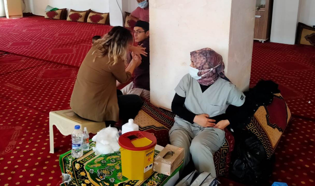 Camiden yapılan anonsu duyanlar aşıya koştu