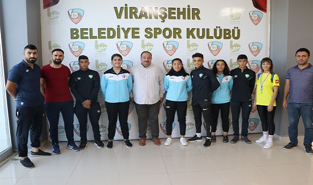 Ekinci, dereceye giren sporcuları tebrik etti