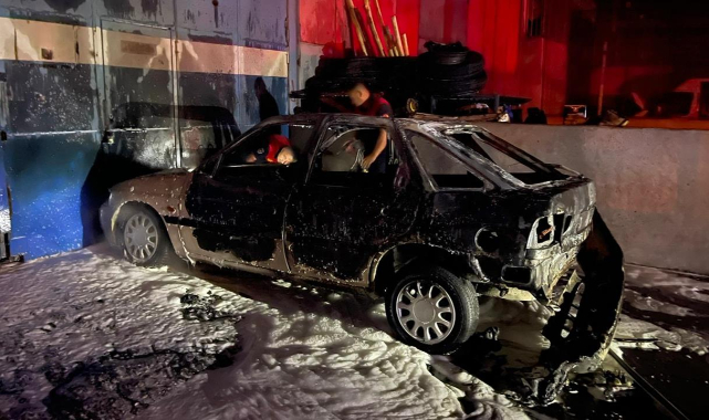 Evren Sanayi Sitesinde araç yangını