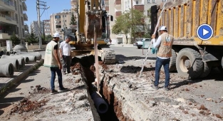 Haliliye'de merkez ve kırsalda yol çalışmaları devam ediyor