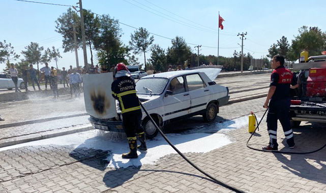 Harran hükümet konağı önünde otomobil yangını