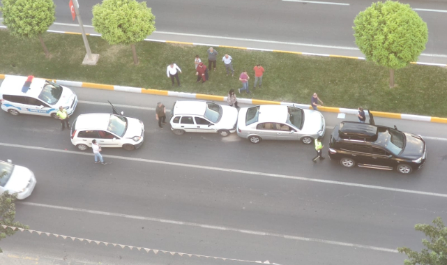 Karaköprü'de trafik kazası! 4 araç birbirine girdi