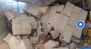 Şanlıurfa'da inşaatın duvarı çöktü: Bir kadın göçük altında kaldı