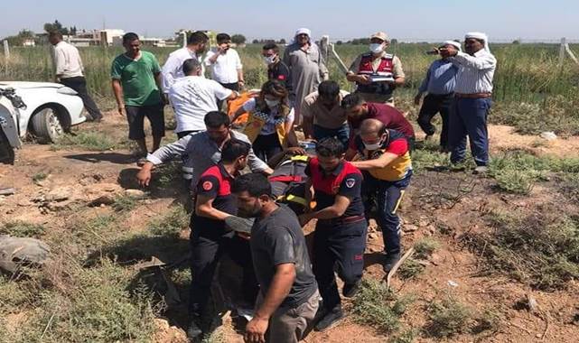 Şanlıurfa'da trafik kazası: Araçlar tarlaya uçtu