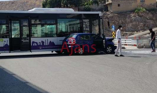 Urfa'da kaza: Yolcu otobüsü otomobile çarptı