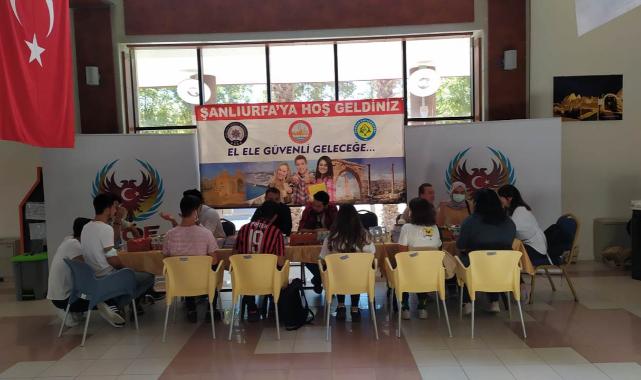 Urfa Emniyeti öğrenciler ile birebir iletişim kuruyor