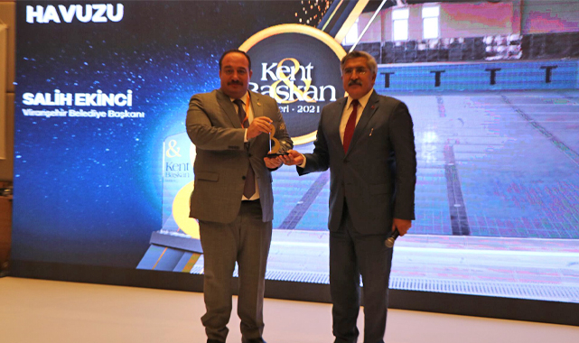 Viranşehir Belediye Başkanı Ekinci’ye ödül