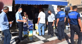 Viranşehir’de zabıtalar kaldırım işgallerini denetledi