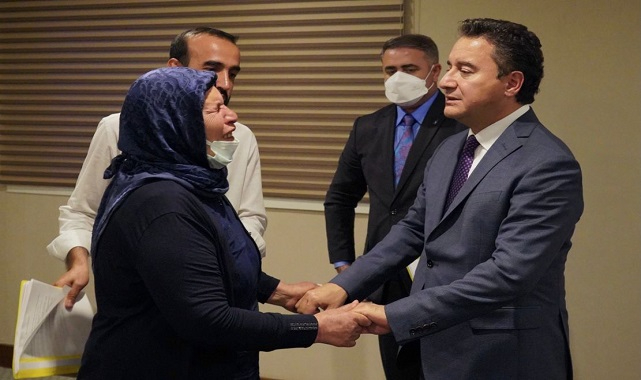 DEVA lideri Babacan Şenyaşar ailesi ile görüştü