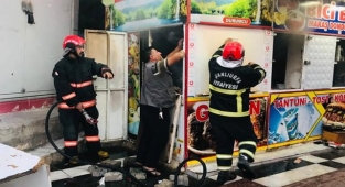 Eyyüp Peygamber'de yangın! İtfaiye müdahale etti