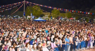 Harran Üniversitesi'nde koronavirüs yayma konseri