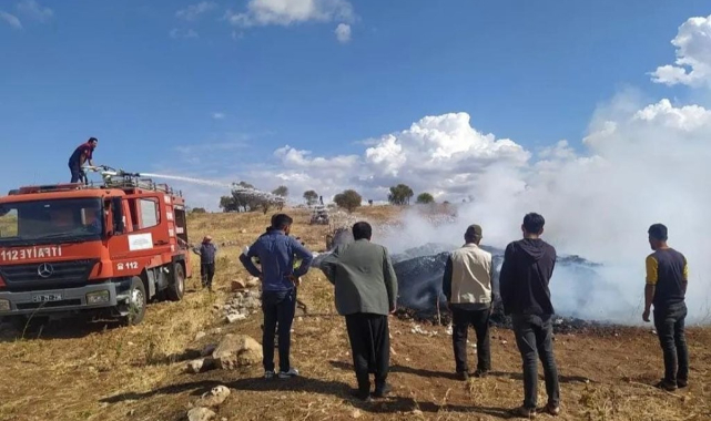 Hilvan'da pamuk yığını yanarak kül oldu