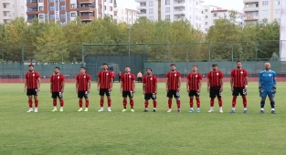 Karaköprü Belediyespor 1 puanla dönüyor 