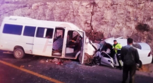 Şanlıurfa'da feci kaza: 1 ölü, 17 yaralı