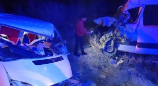 Şanlıurfa'da iki minibüs çarpıştı: Çok sayıda yaralı var