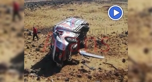 Şanlıurfa'da kontrolden çıkan araç şarampole yuvarlandı