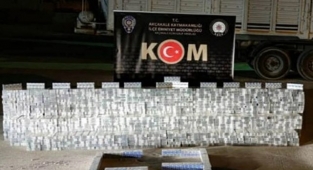 Sınırda yakalandı! Tam 2 bin 950 paket