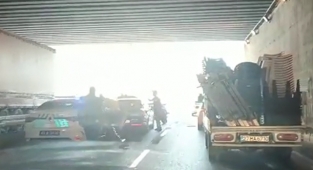 Süleymaniye köprüsünde kaza: 2 araç birbirine girdi