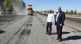Viranşehir'de yol yapım çalışmaları devam ediyor