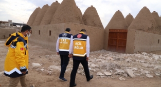 Cami minaresinden Arapça anonslar ile çağrı yapıldı