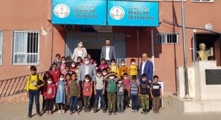 DEVA'dan öğrencilere kırtasiye desteği