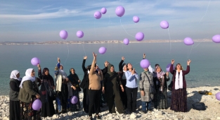 Fırat kenarında 'kadına şiddete hayır' dediler