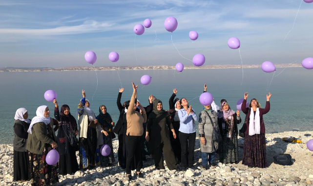 Fırat kenarında 'kadına şiddete hayır' dediler