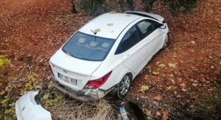 Halfeti'de kaza! Otomobiller kafa kafaya çarpıştı