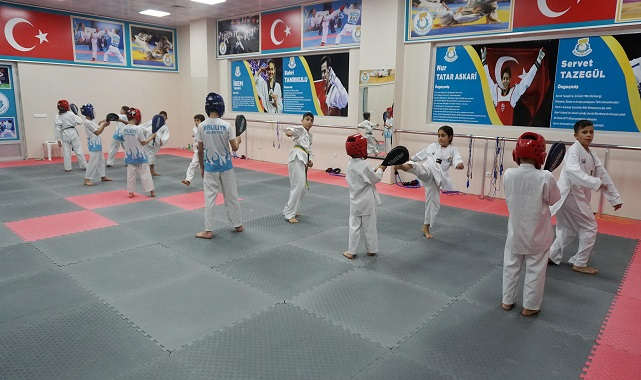 Haliliye’de tekvando ve badminton kursları devam ediyor