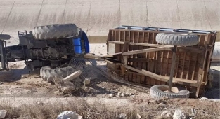 Harran’da traktör sulama kanalına uçtu
