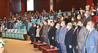 Harran Üniversitesi'nde diş hekimliği öğrencileri beyaz önlük giydi
