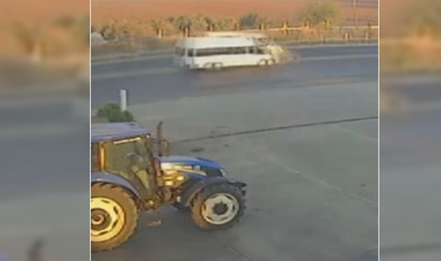 Kendi kendine hareket eden minibüs kazaya neden oldu