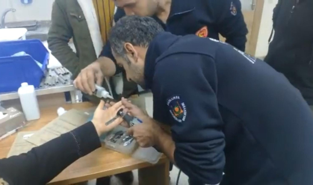 Sağlık çalışanları başarısız olunca itfaiyeden yardım istendi